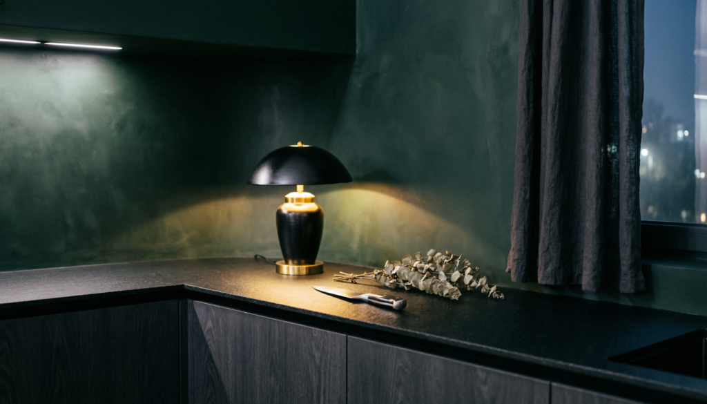 Dark Kitchens: Moody Elegance